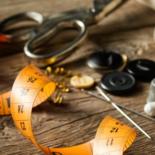 Header tailwind Section